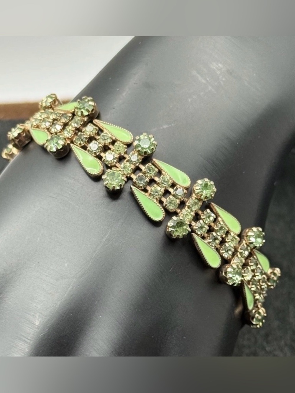Vintage Signed Weiss Bracelet Green Rhinestone Enamel Floral Panel Art Deco 7" - Picture 2 of 3